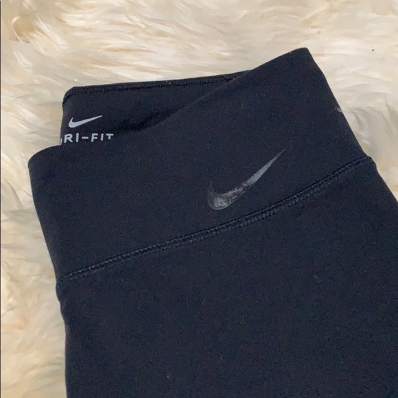 NIKE Dri-fit black crop leggings/capris - Picture 4 of 12